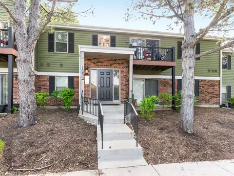 1332 Mc Dowell Rd #103, Naperville, IL 60563