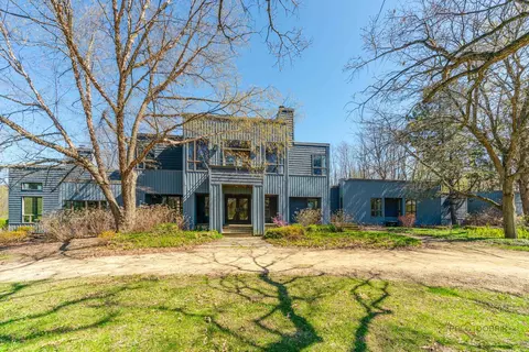 18212 Oak Grove Rd, Harvard, IL 60033