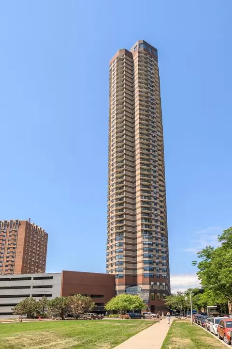 3660 N Lake Shore Dr #2901, Chicago, IL 60613