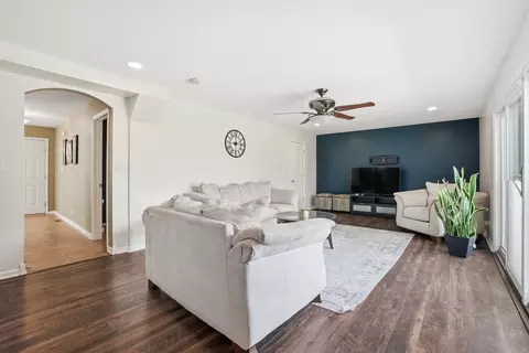 Living - 1016 174th St, East Hazel Crest, IL 60429 photo 3 of 4