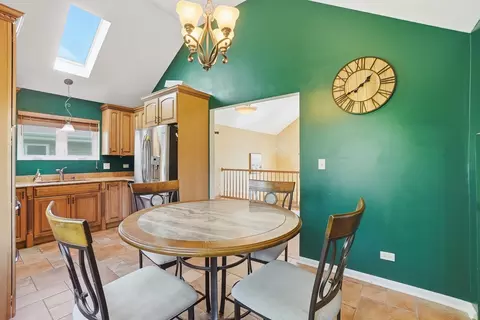 Dining - 1016 174th St, East Hazel Crest, IL 60429 photo 1 of 2
