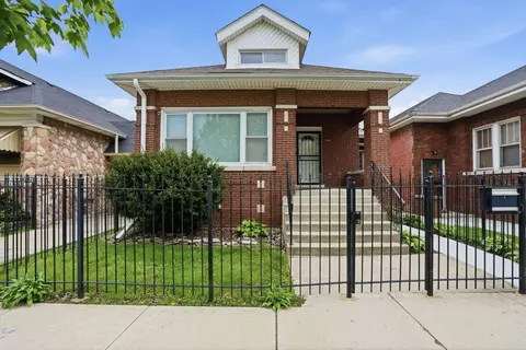 7923 S Luella Ave, Chicago, IL 60617