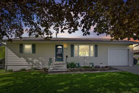 813 12th Ave, Orion, IL 61273