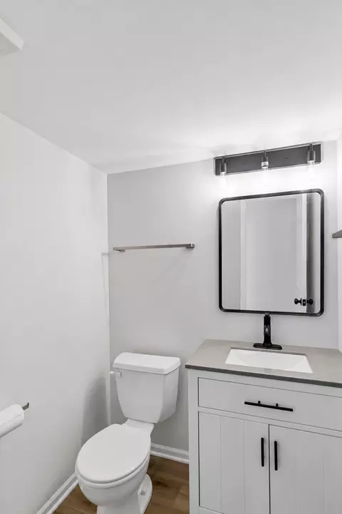 Bath - 3053 Anton Dr, Aurora, IL 60504 photo 1 of 3