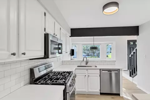 Kitchen - 3053 Anton Dr, Aurora, IL 60504 photo 3 of 3