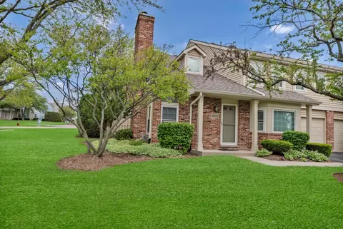 3053 Anton Dr, Aurora, IL 60504