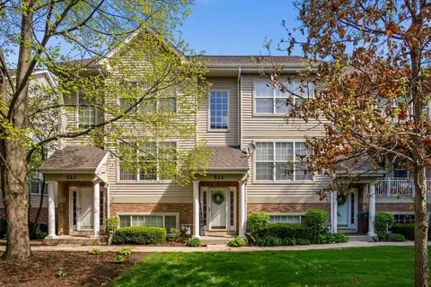 521 Pheasant Trl, Saint Charles, IL 60174