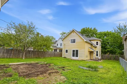 Exterior - 1847 10th St, Moline, IL 61265 photo 5 of 5