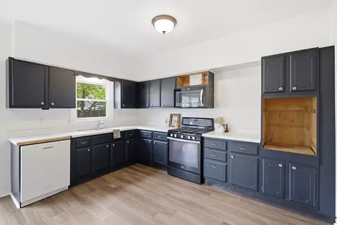 Kitchen - 1847 10th St, Moline, IL 61265 photo 2 of 3
