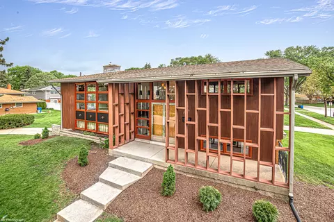 10128 S Kenton Ave, Oak Lawn, IL 60453
