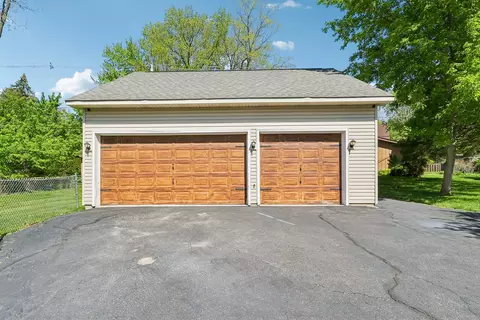 Exterior - 1320 N Harrison St, Algonquin, IL 60102 photo 14 of 14