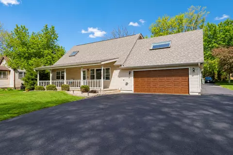 1320 N Harrison St, Algonquin, IL 60102