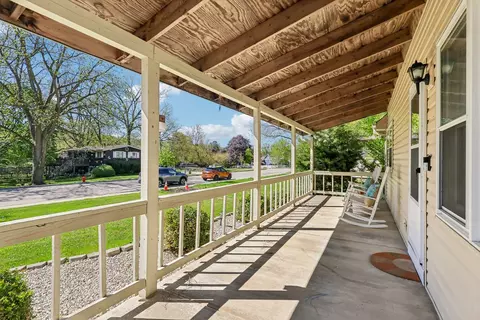 Exterior - 1320 N Harrison St, Algonquin, IL 60102 photo 4 of 14