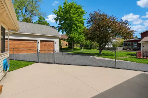Exterior - 1320 N Harrison St, Algonquin, IL 60102 photo 8 of 14