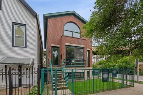 1757 W Newport Ave, Chicago, IL 60657