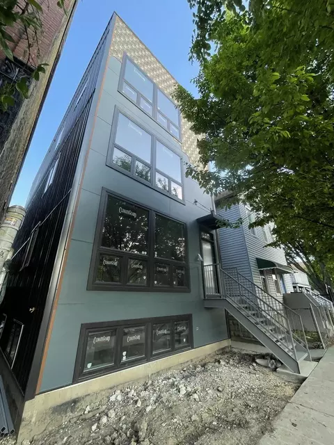 3116 N Western Ave #2, Chicago, IL 60618