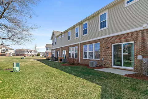 Exterior - 1204 Draper Rd, Mchenry, IL 60050 photo 2 of 4