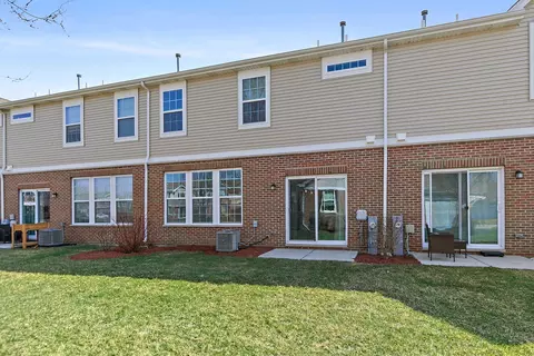 Exterior - 1204 Draper Rd, Mchenry, IL 60050 photo 3 of 4