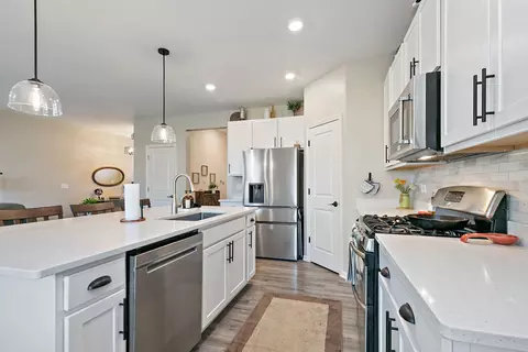 Kitchen - 1204 Draper Rd, Mchenry, IL 60050 photo 3 of 4