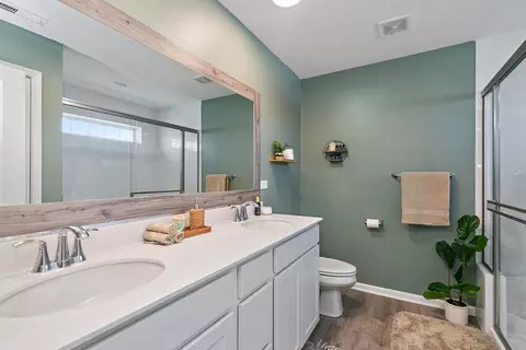 Bath - 1204 Draper Rd, Mchenry, IL 60050 photo 2 of 4