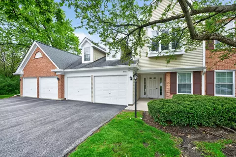 802 Butternut Ln #C, Mount Prospect, IL 60056