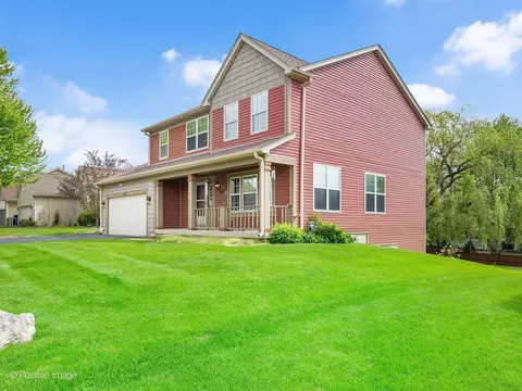 Exterior - 829 Red Barn Ln, Elgin, IL 60124 photo 2 of 4