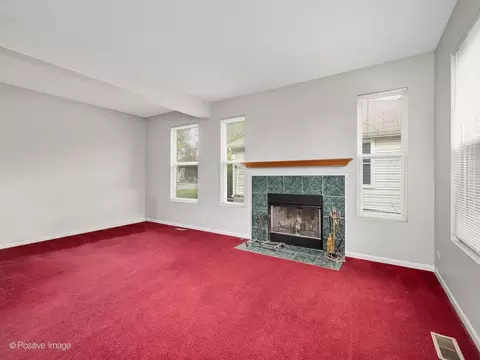 Living - 829 Red Barn Ln, Elgin, IL 60124 photo 5 of 8