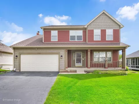 829 Red Barn Ln, Elgin, IL 60124