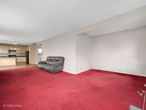 Living - 829 Red Barn Ln, Elgin, IL 60124 photo 6 of 8