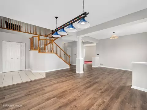 Living - 829 Red Barn Ln, Elgin, IL 60124 photo 2 of 8