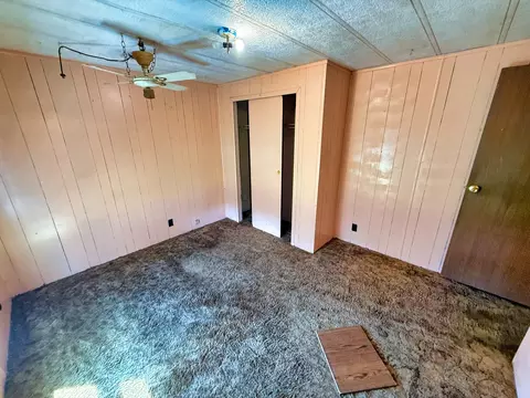 Bedroom - 210 Park Ave, Flora, IL 62839 photo 5 of 10