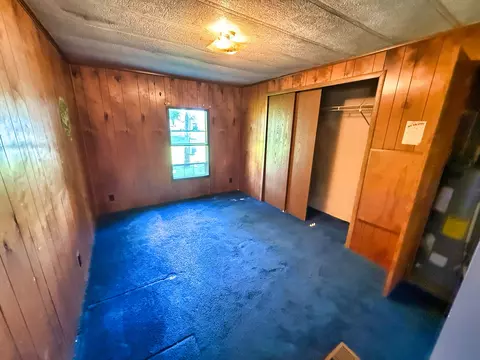 Bedroom - 210 Park Ave, Flora, IL 62839 photo 8 of 10