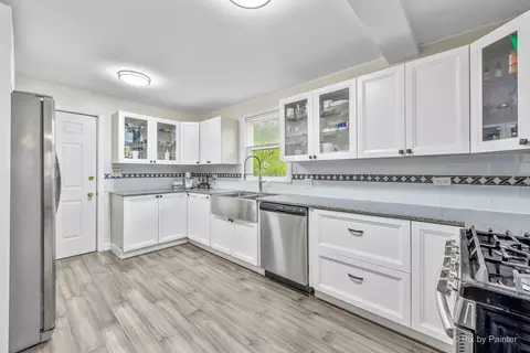 Kitchen - 34820 N Holman Ave, Ingleside, IL 60041 photo 2 of 3