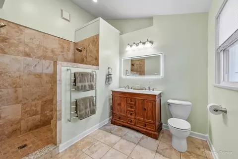 Bath - 34820 N Holman Ave, Ingleside, IL 60041 photo 2 of 5