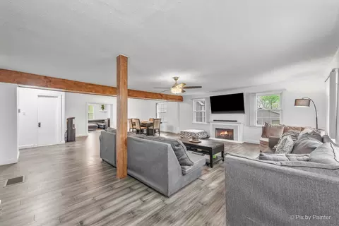 Living - 34820 N Holman Ave, Ingleside, IL 60041 photo 2 of 4