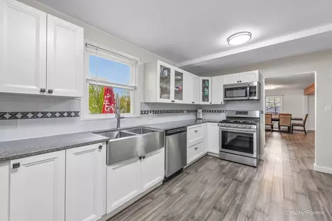 Kitchen - 34820 N Holman Ave, Ingleside, IL 60041 photo 1 of 3