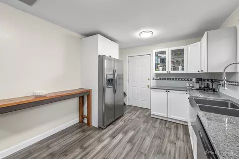 Kitchen - 34820 N Holman Ave, Ingleside, IL 60041 photo 3 of 3