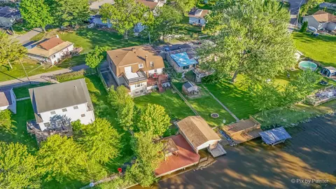 34820 N Holman Ave, Ingleside, IL 60041