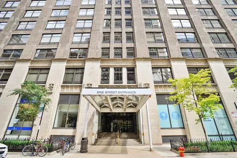680 N Lake Shore Dr #219, Chicago, IL 60611