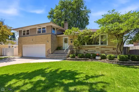 9632 Massasoit Ave, Oak Lawn, IL 60453