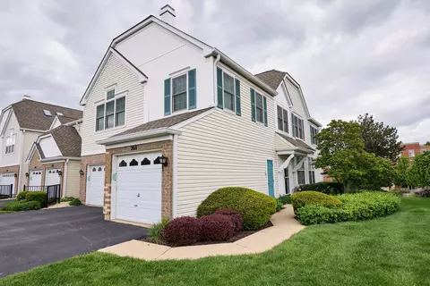 268 Gazebo Ln #38, Lombard, IL 60148