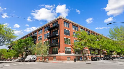 1040 W Adams St #372, Chicago, IL 60607