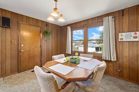 Dining - 632 Polynesian Dr, Des Plaines, IL 60016 photo 5 of 5