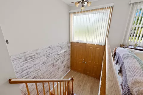 Entry Way - 632 Polynesian Dr, Des Plaines, IL 60016 photo 1 of 2