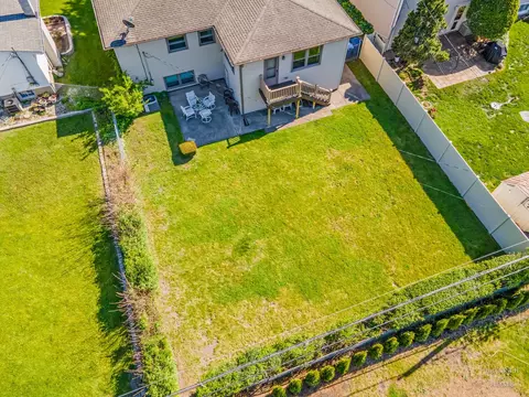 View/Area - 632 Polynesian Dr, Des Plaines, IL 60016 photo 3 of 5