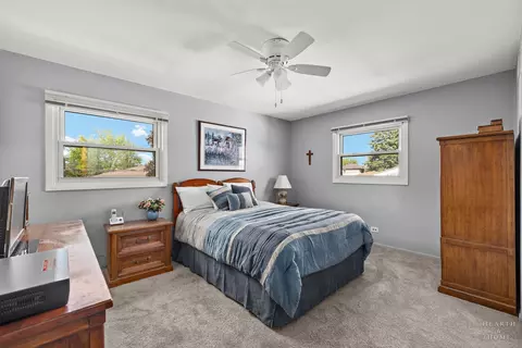 Bedroom - 632 Polynesian Dr, Des Plaines, IL 60016 photo 1 of 3