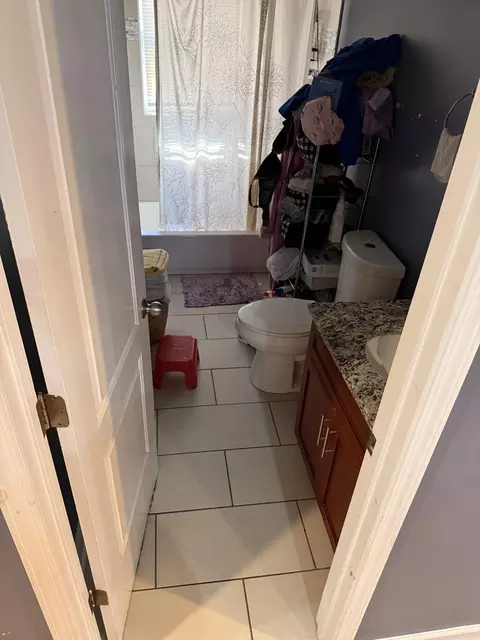 Bath - 8134 S Vernon Ave, Chicago, IL 60619 photo 1 of 3
