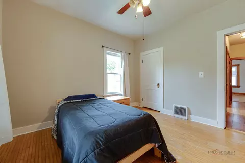 Bedroom - 1027 St John St, Elgin, IL 60120 photo 4 of 5