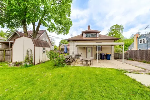 Exterior - 1027 St John St, Elgin, IL 60120 photo 5 of 8