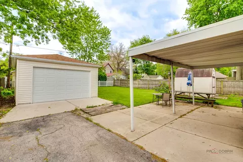 Exterior - 1027 St John St, Elgin, IL 60120 photo 4 of 8